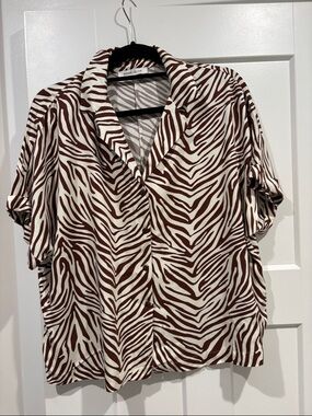Rose & Olive Brown and White Zebra-Print Short Sleeve Button-Down Shirt